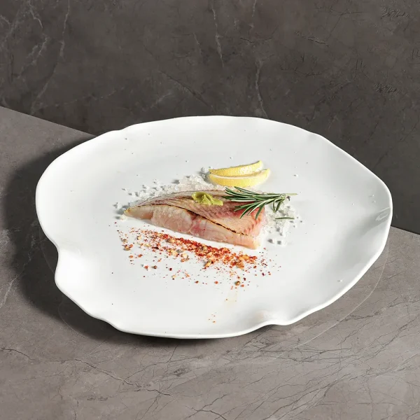 White flat plate