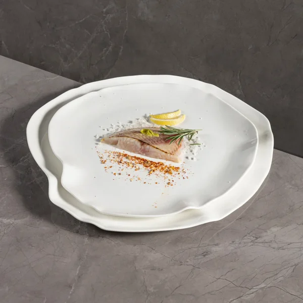 White flat plate