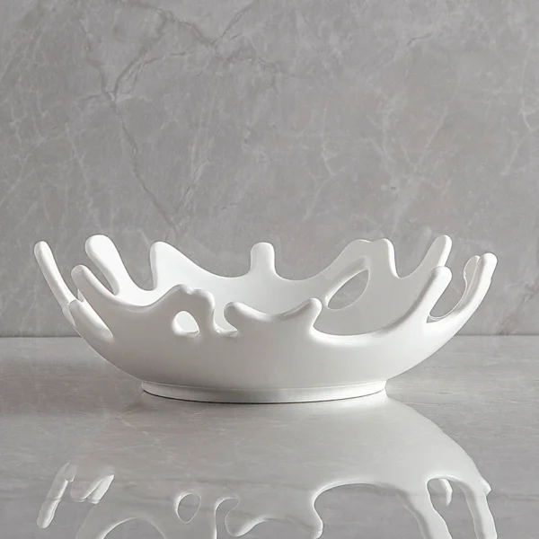 Splash white dish